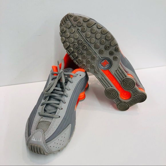 Nike Shox R4 Running Shoes Trainers 6Y - Picture 5 of 5